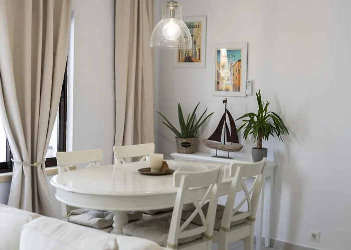 Retreat - Sunset View By Hd